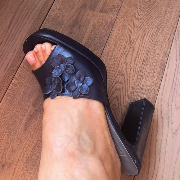 Vintage 90’s Aldo Platform Square Toe Heels - Picture 8 of 16